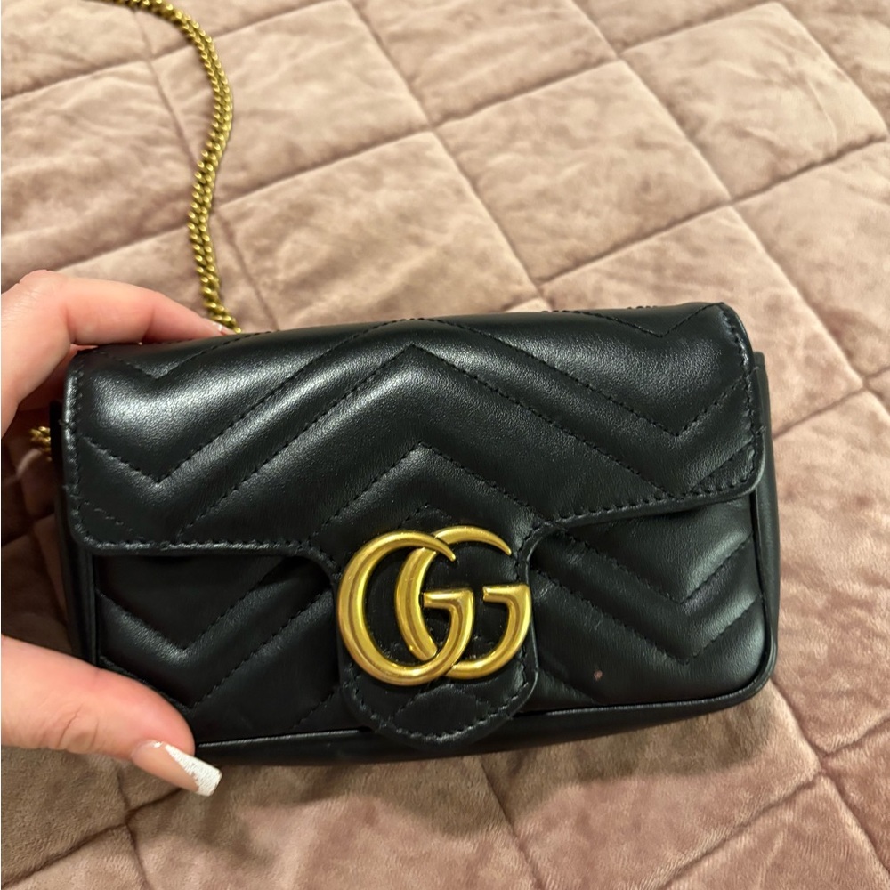 Gucci Black Leather Mini Bag with Gold Chain - Picture 2 of 6